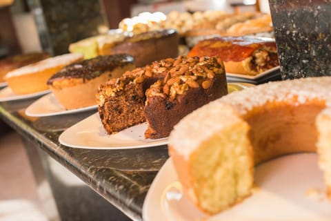 Food and drinks, Food