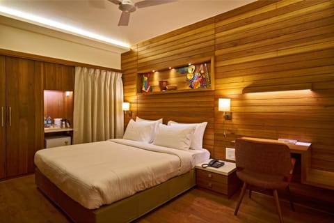 Bed, Bedroom, fireplace, wardrobe