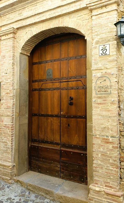 Property building, Internal: Not applicable to any particular room