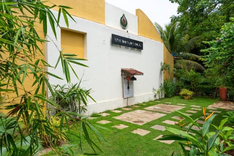 Property building, Garden, Garden view