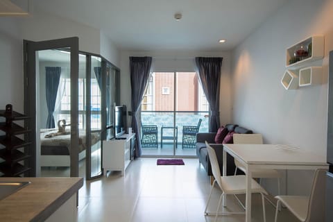 Patio, TV and multimedia, Balcony/Terrace, Living room, Photo of the whole room, Seating area, Dining area, Area and facilities