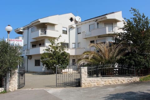 Apartmani Amado/Lozic Apartment in Zadar