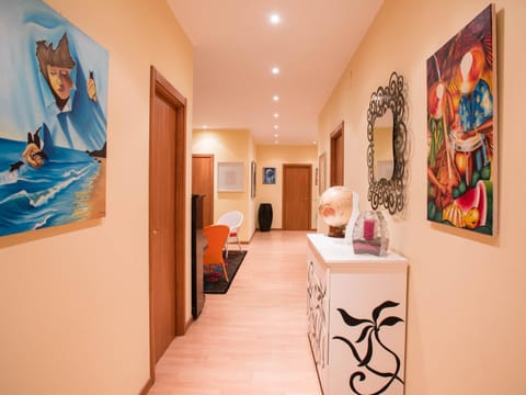 Lobby or reception, internet