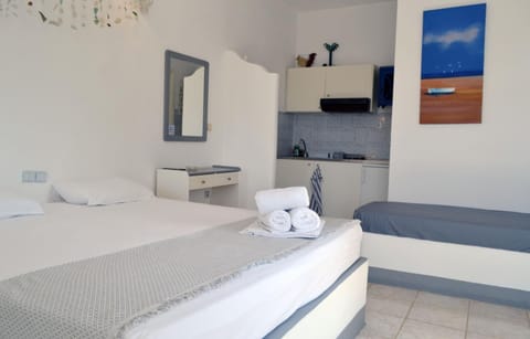 Kitchen or kitchenette, Photo of the whole room, Bedroom