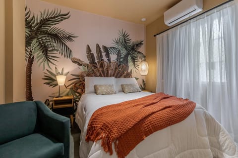 Bedroom, air conditioner