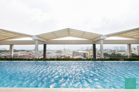 City view, Mountain view, Street view, Swimming pool, Swimming pool