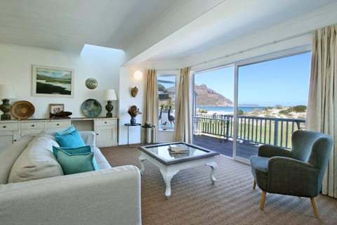 Seating area, Mountain view, Sea view