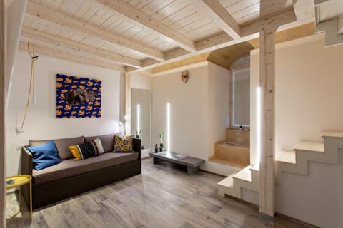 TV and multimedia, Living room, Photo of the whole room, Seating area, Bedroom