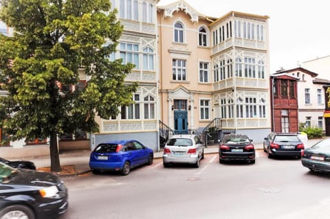 Property building, Facade/entrance