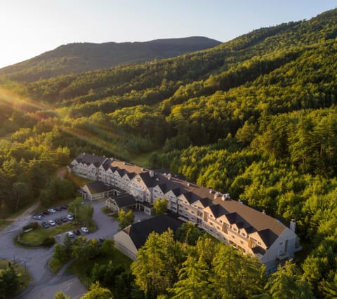 Property building, Bird's eye view, Mountain view