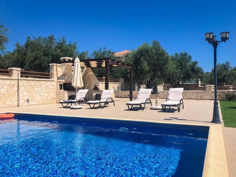 Property building, BBQ facilities, Garden, Pool view, Swimming pool, Swimming pool