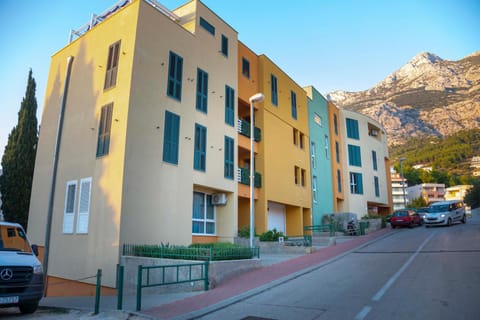 Facade/entrance, Street view