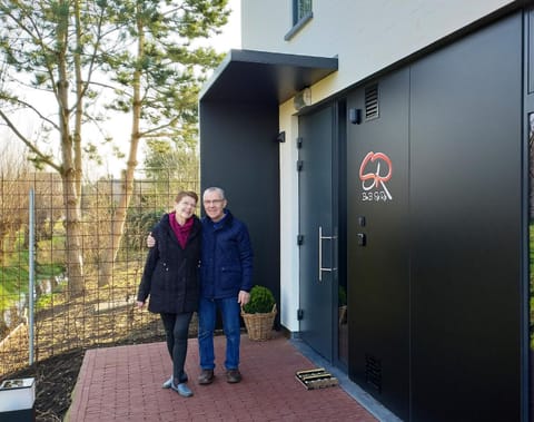 Facade/entrance, Family