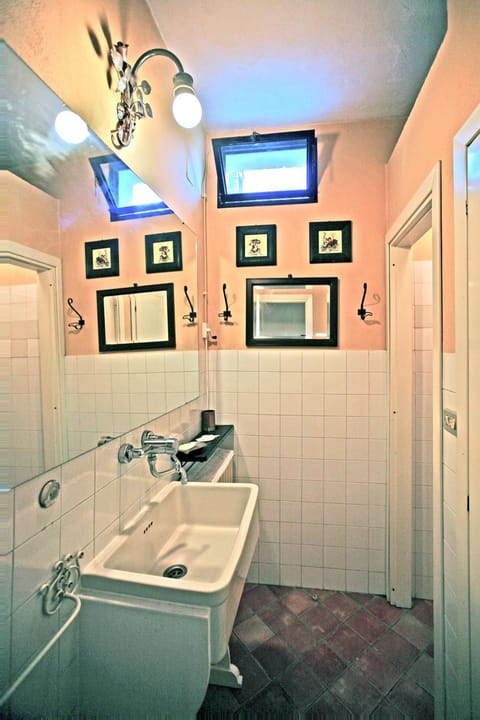 Agriturismo "Borgo Madonna degli Angeli" - charming cottages in the gardens ! Farm Stay in Abruzzo