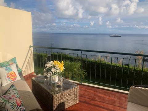 Property building, Garden, View (from property/room), Balcony/Terrace, Sea view, Area and facilities