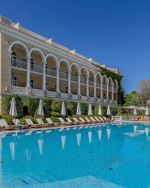 Swimming pool, Swimming pool