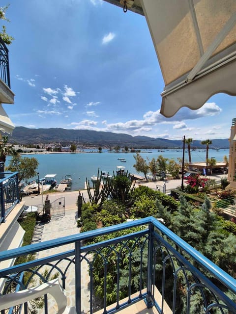 Drossinos Studios Apartment in Poros