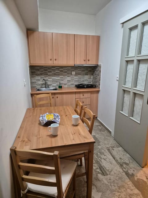 Drossinos Studios Apartment in Poros