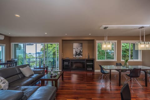 Facade/entrance, Living room
