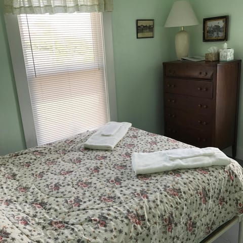 Bed, Photo of the whole room, Sea view