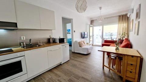 Coffee/tea facilities, Kitchen or kitchenette, Dining area, minibar, pet friendly, toaster