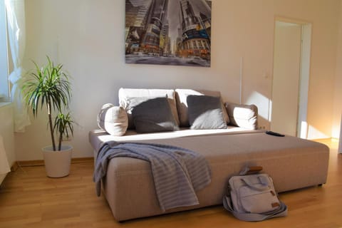 Bed, Living room