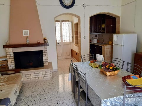 Dining area, Communal kitchen