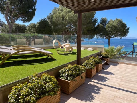 Garden, Balcony/Terrace, Beach, Sea view, sunbed