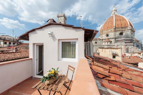 Nearby landmark, Balcony/Terrace