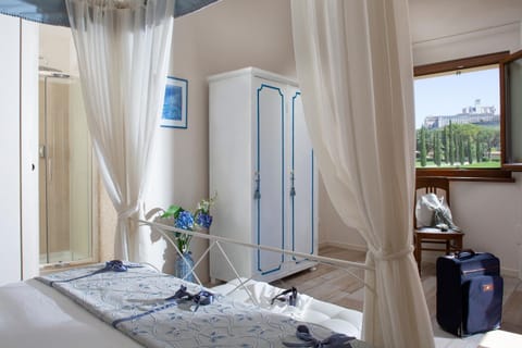 Photo of the whole room, Decorative detail, Bedroom, City view, Landmark view