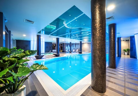 Hot Tub, Sauna, Steam room, Swimming pool