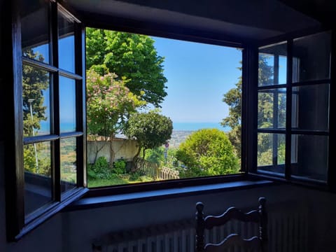 Garden view, Sea view