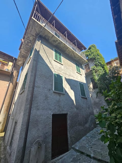 La Casa dell'Artista - Lake View - WIFI Apartment in Bellano