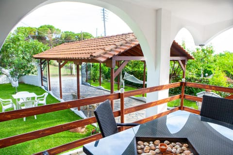 Balcony/Terrace, Balcony/Terrace, Dining area, Garden view, Garden view, Sea view, Sea view, Street view, Street view, Quiet street view, Inner courtyard view
