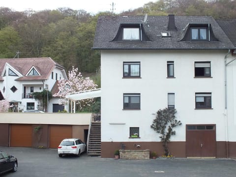 Gästehaus Neises Bed and Breakfast in Trier-Saarburg
