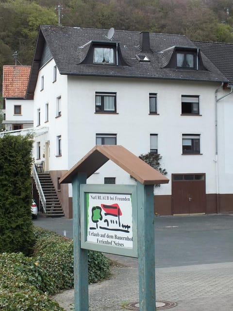 Gästehaus Neises Bed and Breakfast in Trier-Saarburg