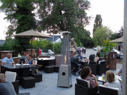 Patio, Restaurant/places to eat