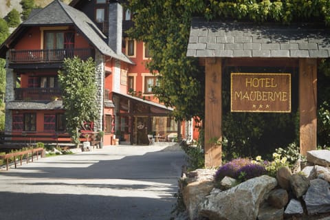 Facade/entrance, Off site, Day, Summer