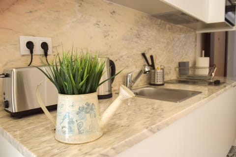 Coffee/tea facilities, Kitchen or kitchenette, Other, Communal kitchen