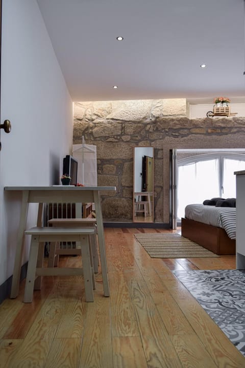 TV and multimedia, Kitchen or kitchenette, Living room, Photo of the whole room, Dining area, Bedroom