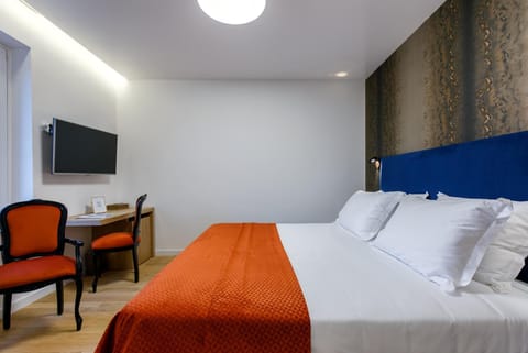 Bedroom, City view, Landmark view, Sea view