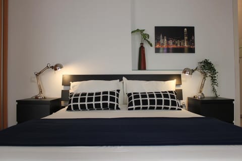Bed, Balcony/Terrace, cot