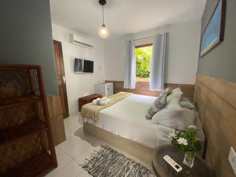 Bed, TV and multimedia, Photo of the whole room, Bedroom, minibar, air conditioner