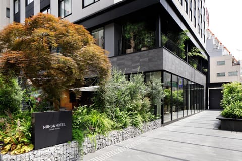 Facade/entrance