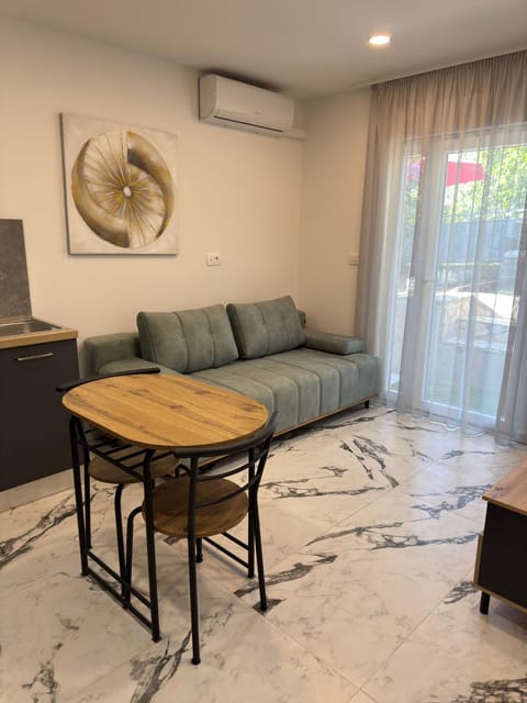 Apartments Peričić Apartment in Podstrana