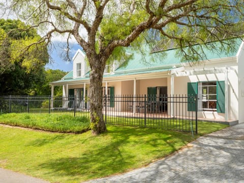 Property building, Natural landscape, Seasons, sunbed