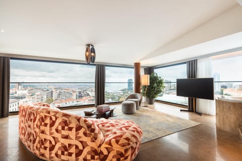 Communal lounge/ TV room