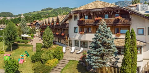 Property building, Garden, Garden view