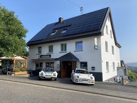 Hotel garni Zum Adenauer Forst Bed and Breakfast in Ahrweiler