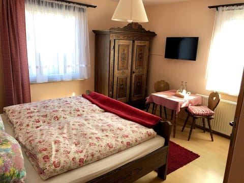 Hotel garni Zum Adenauer Forst Bed and Breakfast in Ahrweiler